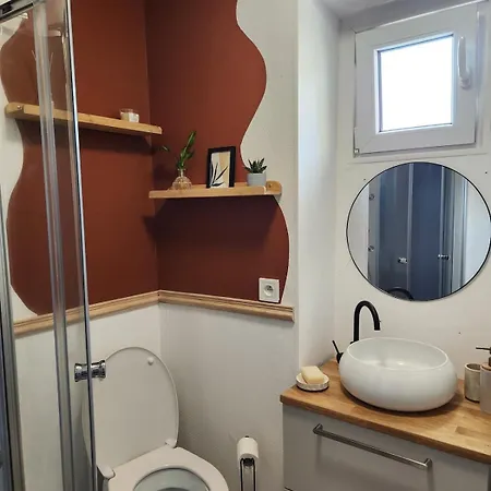 Апартаменты Cozy With Sleeping Area-cool Comfort Дижон