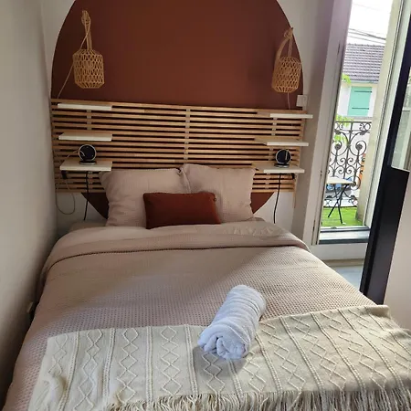 Апартаменты Cozy With Sleeping Area-cool Comfort